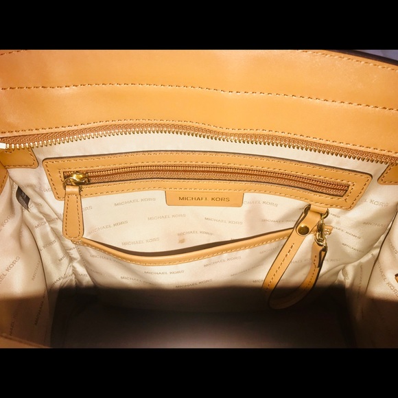 Michael Kors Hamilton - Picture 3 of 4